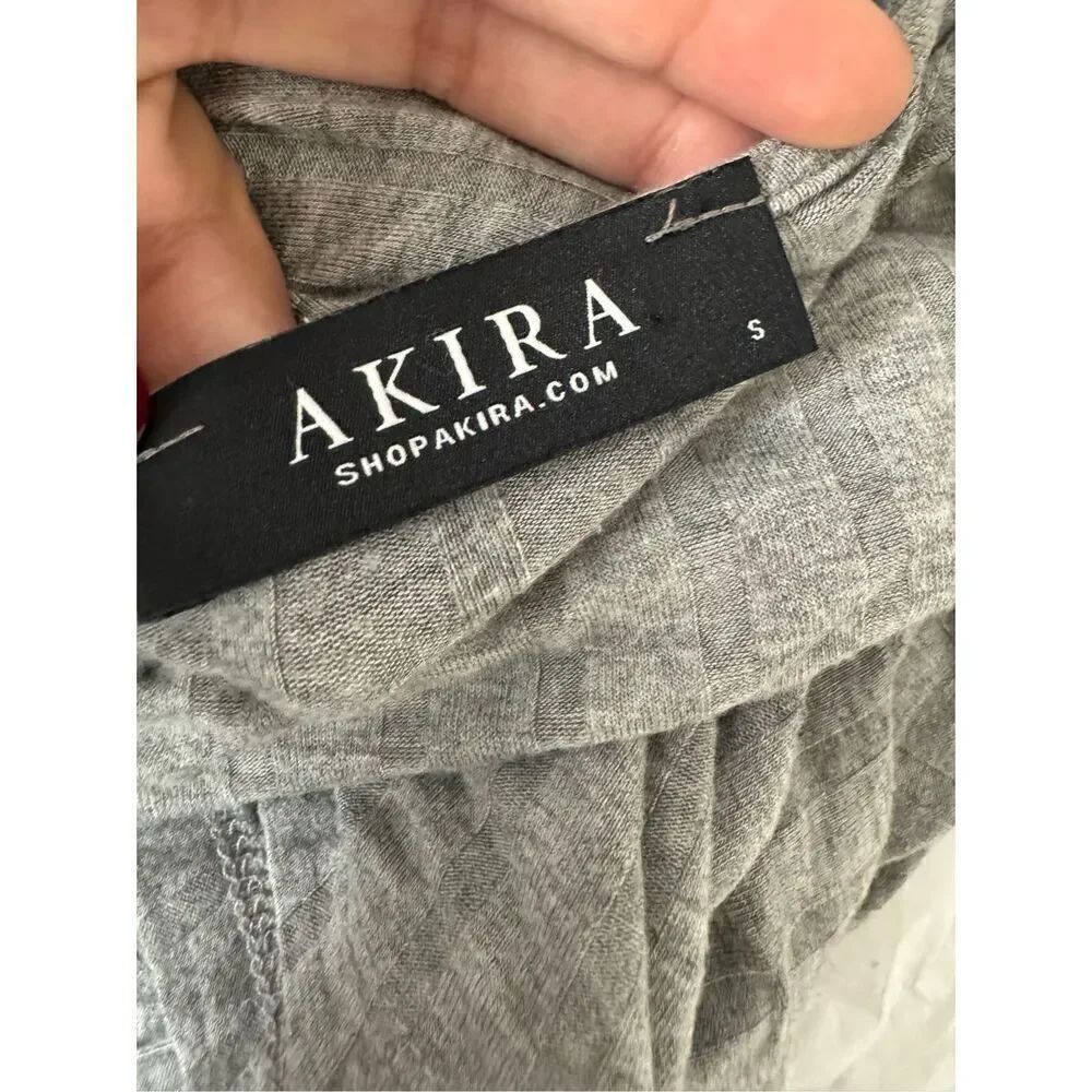 Akira gray crop top - Picture 2 of 6